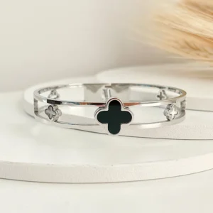 Bracelete trevo esmaltado em aço inoxidável