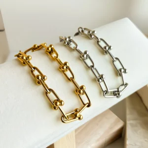 Pulseira futurista em aço inoxidável
