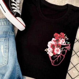 TSHIRT PREMIUM - CORAÇÃO FLORAL
