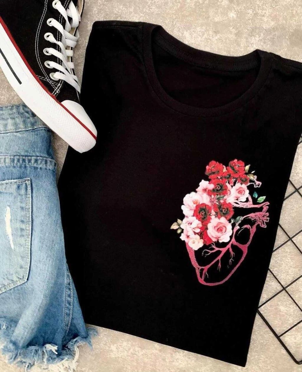 TSHIRT PREMIUM - CORAÇÃO FLORAL